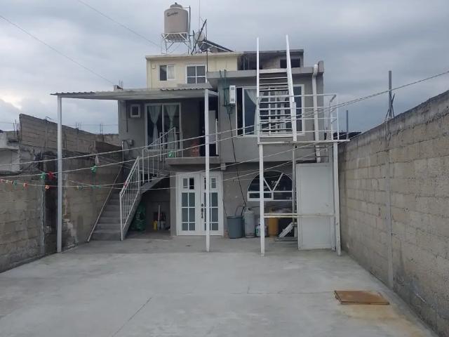 SE VENDE CASA EN ZINACANTEPEC SALIDAS RAPIDAS A PASEO TOLLOCAN Y LAS TORRES