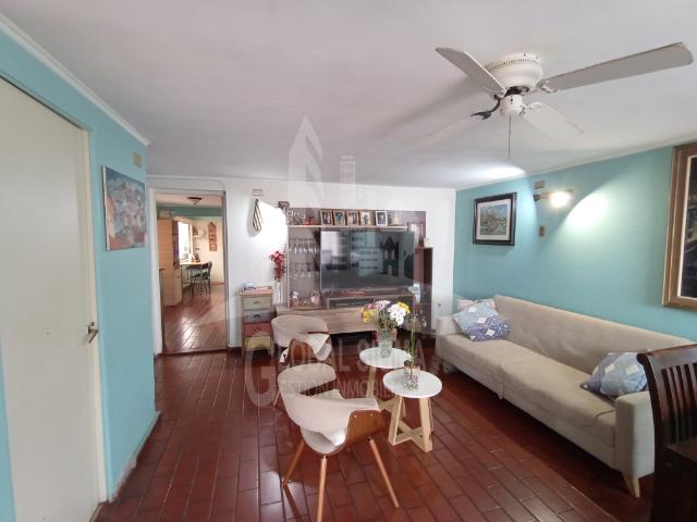 Se vende casa esquina 1 piso. lo prado