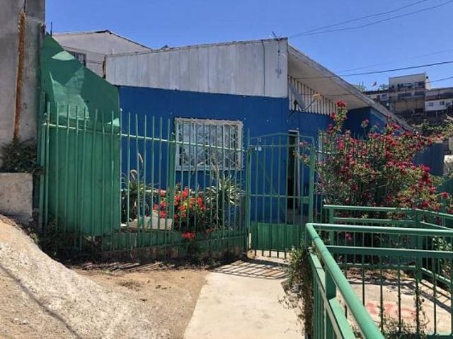 Se vende casa esquina en cerro Merced