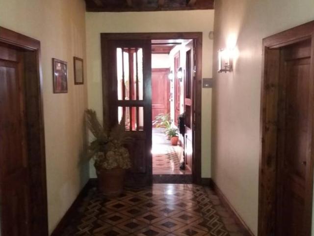 Se VENDE CASA ESTILO CANARIO, PUERTO DE LA CRUZ, 480m2 con patio interior