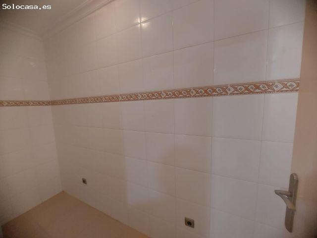 SE VENDE CASA FAMILIAR EN LA MURADA
