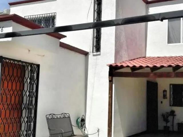SE VENDE CASA FRACC. MINERVA CERCA DEL TERESIANO
