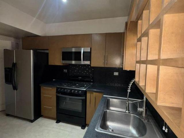 SE VENDE CASA FRACC. HACIENDA LA CANTERA ZONA SENDERO