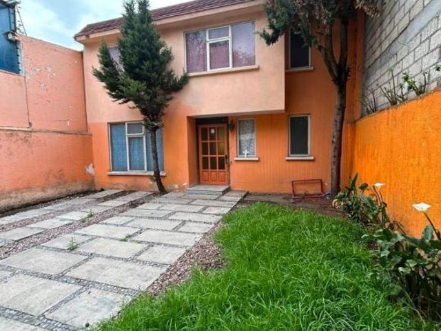 SE VENDE CASA FRENTE A CIUDAD UNIVERSITARIA, TOLUCA