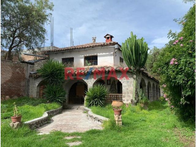 Se Vende Casa Gran Terreno En Sona Urbanizada Ayacucho La Mejor!