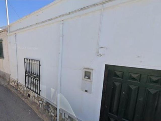 Se vende casa independiente OKUPA en Calle Ronda de Almohara 20 de Dalías, Almería