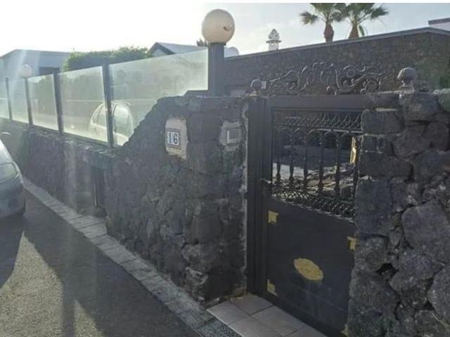 Se vende casa independiente OKUPADA en Yaiza Las Palmas