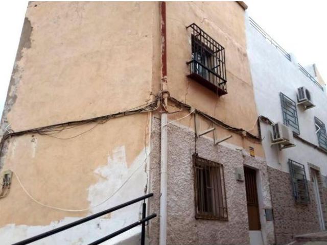 Se vende casa independiente OKUPADA en Avenida Cruz De La Magdalena Nº 18 Jaén Jaén