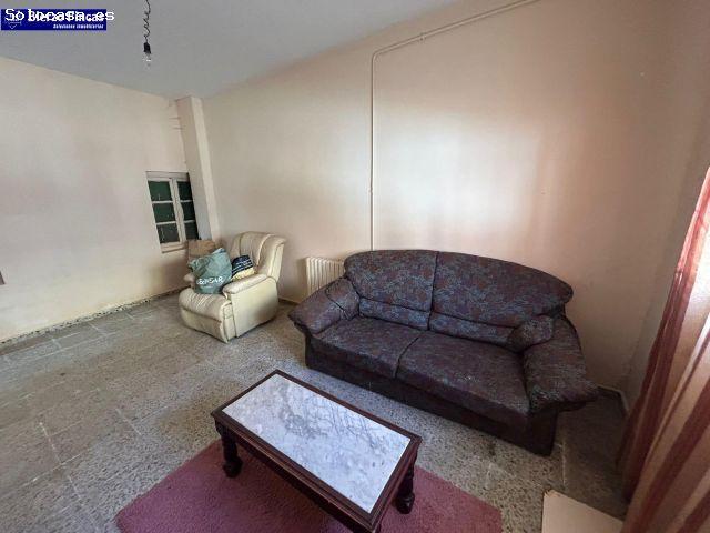 SE VENDE CASA PARA REFORMAR EN PLENO CASCO URBANO DE NARAYOLA