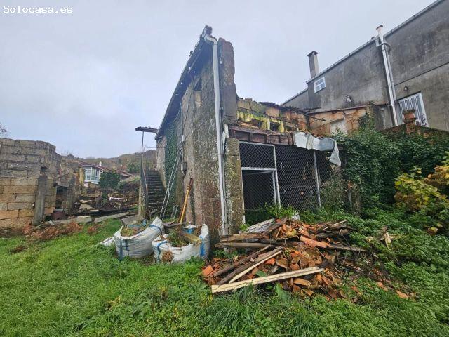 SE VENDE CASA PARA RESTAURAR Y CON TERRENO EN ESGOS