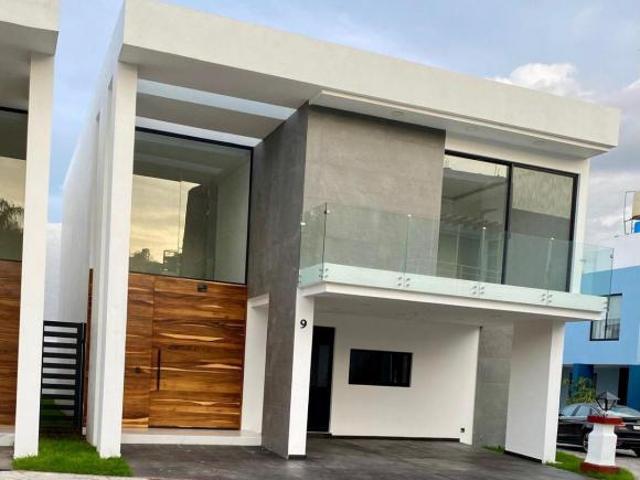 SE VENDE CASA POR LA TIJERA