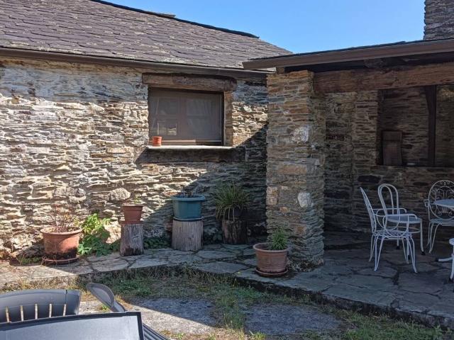 SE VENDE CASA RURAL