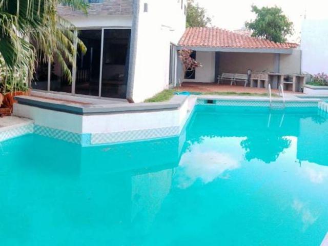 SE VENDE CASA REMODELADA EN EL FLORESTA
