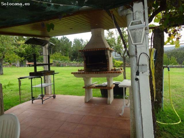 SE VENDE CASA SEÑORIAL PAREADA DE PIEDRA REFORMADA Y EN PERFECTO ESTADO EN PADRON
