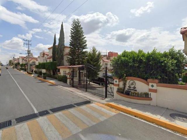 Se VENDE Casa Villa Del Real, Baltar $1´100,000 4