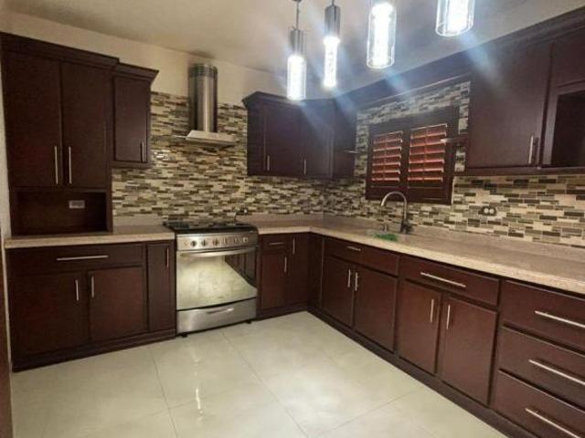 SE VENDE CASA ZONA DORADA EN PRIVADA