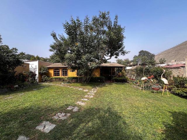 Se vende casa 1031 m2, Urb. Alameda de la PLanicie – Distrito de la Molina