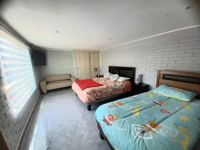Se vende casa 2 pisos 6d 2b 1e remodelada recepcion final | 6 dormitorios por 177000. 00 en Maipú