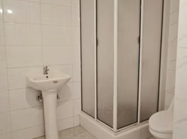 Se vende casa 2 pisos con depto independiente valparaiso | 5 dormitorios por 370000. 00 en Valparaíso