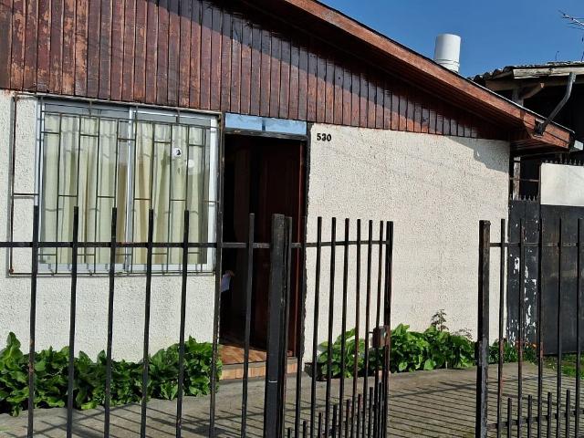 Se vende casa 4 dormitorios y 1 baño, 2 estacionamientos, ubicada en Diagonal las Termas Chillán