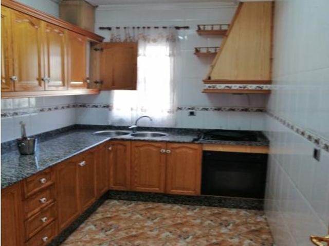 SE VENDE CHALET CON CASA DE INVITADOS EN ELCHE, URBANIZACIÓN MONTESOL