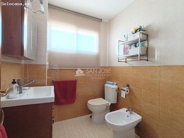 SE VENDE CHALET CON PISCINA EN ORITO