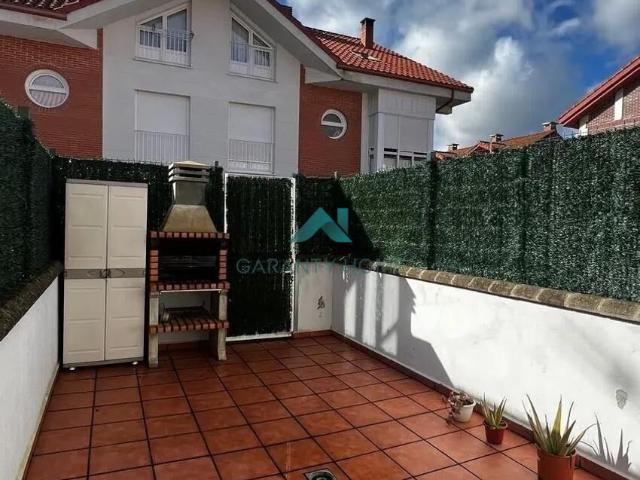 Se vende chalet adosado en Ampuero