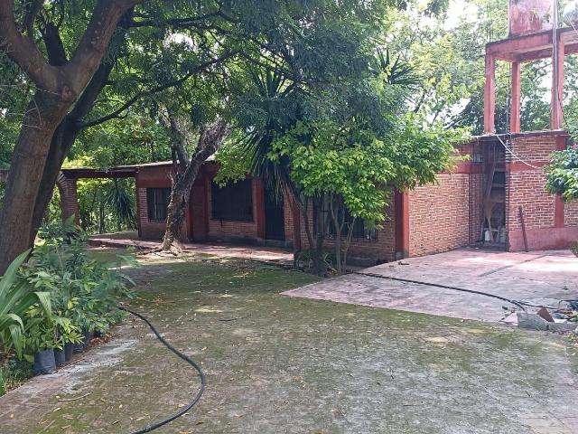Se vende como Terreno en Pueblo Atlacholoaya, colinda con Santa Fe
