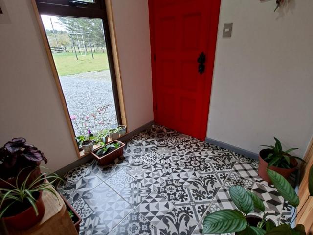 SE VENDE AMPLIA Y HERMOSA CASA EN PARCELA