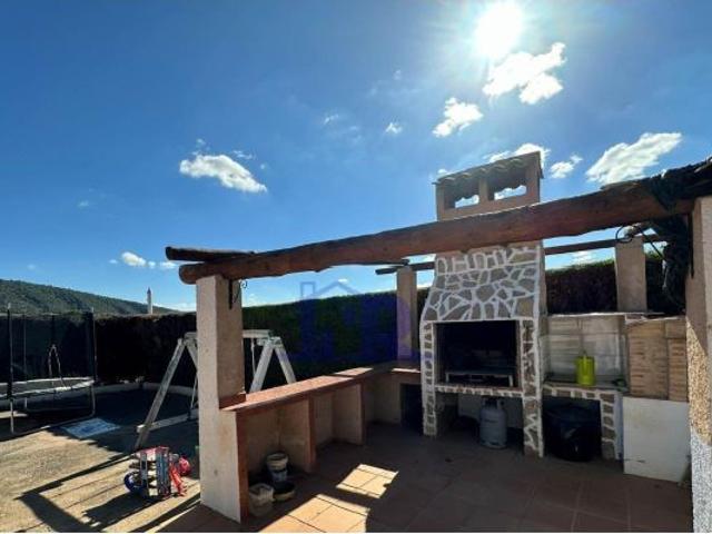 Se vende complejo turistico en Villar de Olalla. a 10 minutos de Cuenca capital Cuatro viviendas