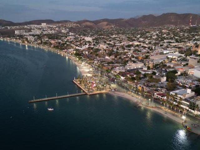 se vende condominio equipado y amueblado Preventa a unos pasos del mar