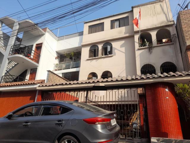 SE VENDE DEPARTAMENTO 2DO PISO CON COCHERA LOS PORTALES DE JAVIER PRADO ATE