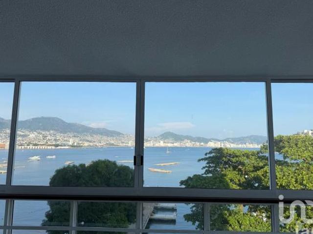 Se vende departamento con vista a la Bahía en los Cocos Acapulco