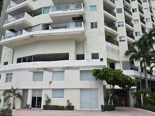 SE VENDE DEPARTAMENTO CON VISTA AL MAR Y ACCESO A PLAYA EN ACAPULCO