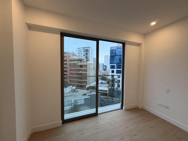 Se vende departamento de 3 dormitorios Miraflores
