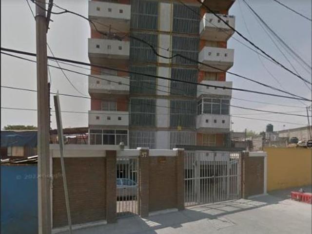 Se vende departamento en Av Rio de los Remedios