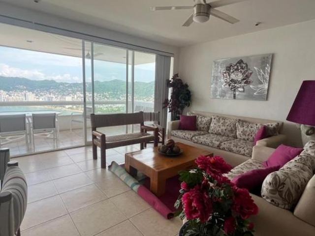 Se vende departamento en las Brisas Diamante con vista panorámica a la Bahia Acapulco