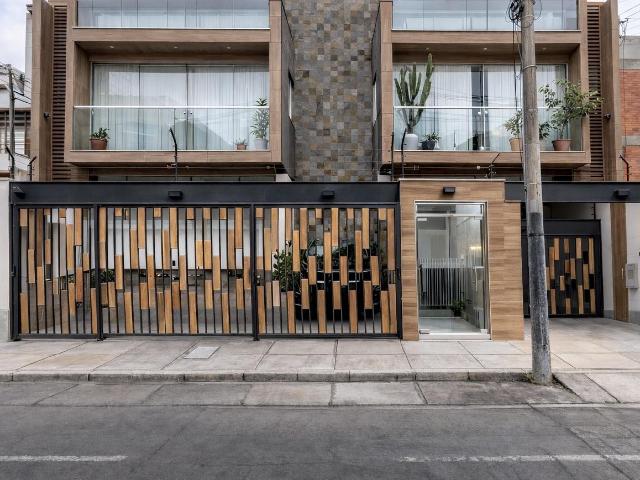Se Vende Departamento En Surco | 2 Dormitorios + 2 Cocheras