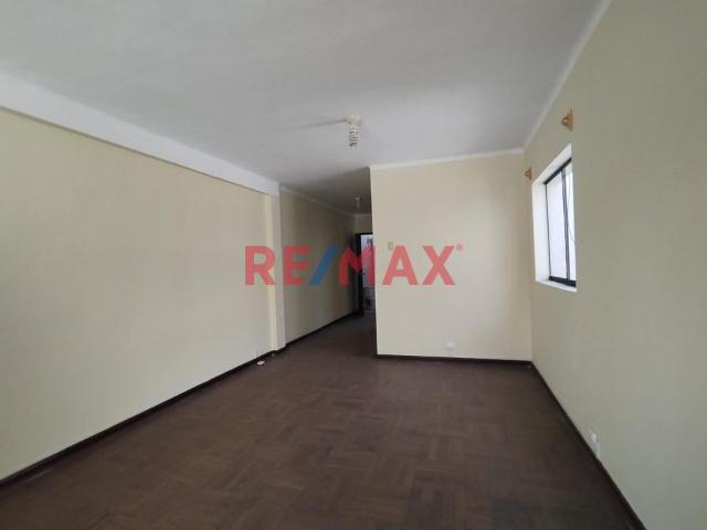 ¡Se Vende Departamento En Tercer Piso Dentro De Quinta Remodelado!