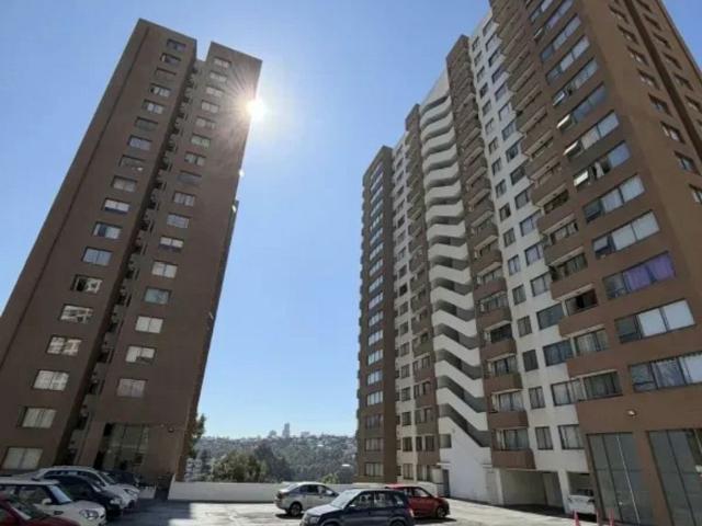 Se vende departamento remodelado en condominio. valparaíso