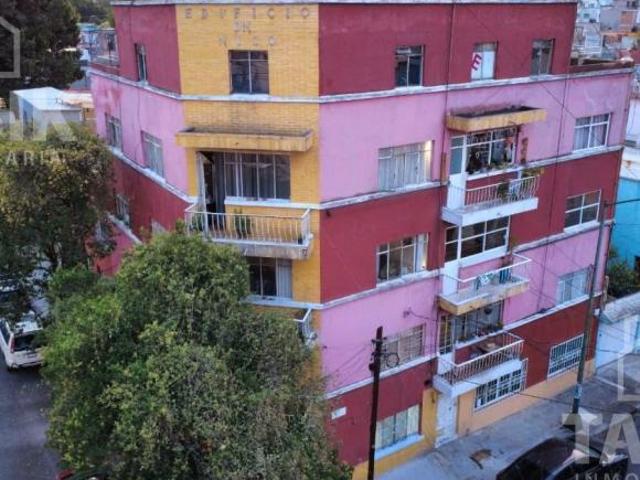 Se vende departamento totalmente remodelado en la Nueva Santa María