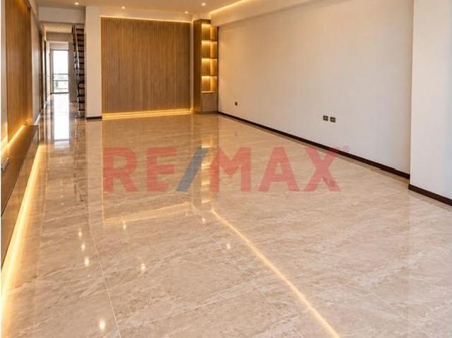 Se Vende Departamento Triplex De Estreno En Cayma