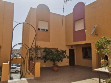 Se vende dúplex en La Mojonera