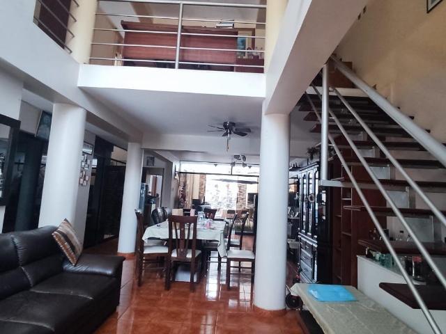 Se Vende Duplex tipo Casa en SAGITARIO SURCO