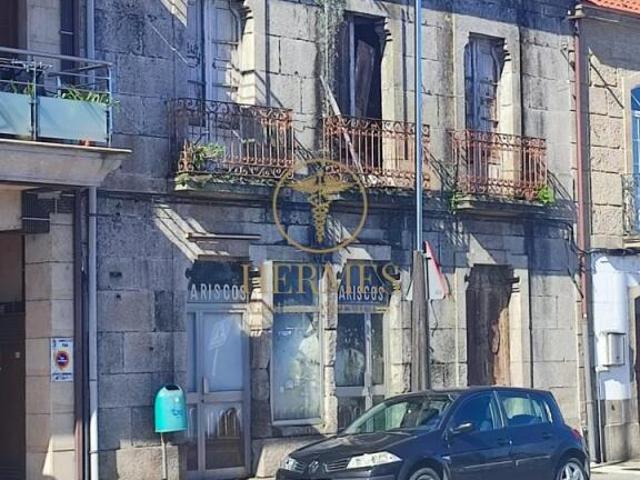 Se vende edificio en Tui