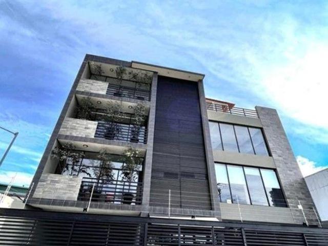 Se Vende Edificio en El Pueblito Centro, 4 Niveles, Ubicad?simo, T.527 m2