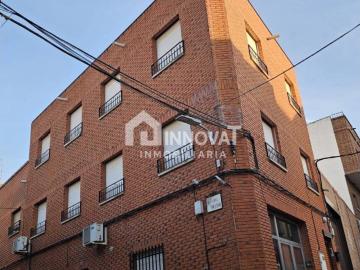 PISO EN VENTA EN LOS NAVALUCILLOS – UBICACIÓN CÉNTRICA