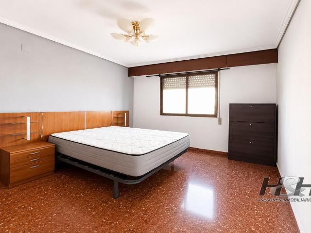Se vende en Zona Burjassot Godella. / HH Asesores, Inmobiliaria en Burjassot/