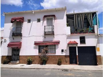 SE VENDE, EN ALMADÉN DE LA PLATA CASA FERRERA