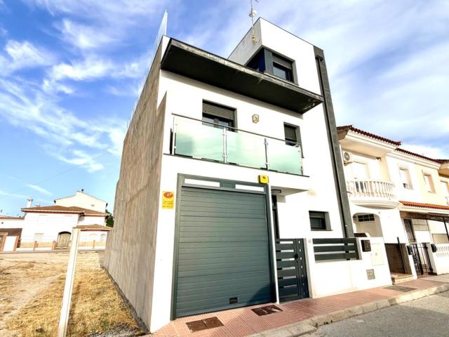 SE VENDE ESPECTACULAR CASA EN CÚLLAR BAZA